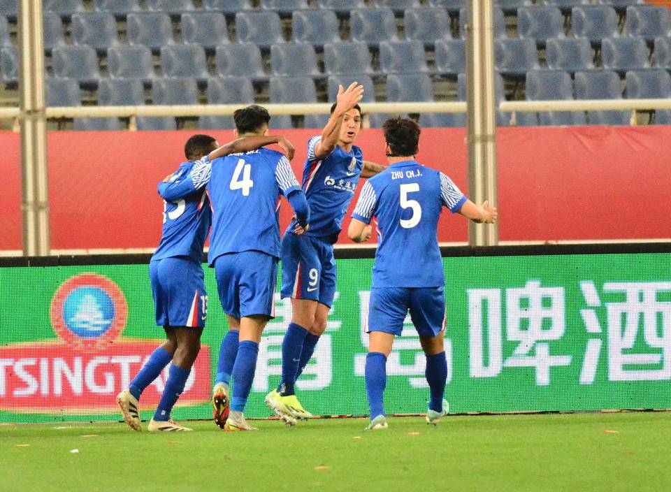 关于上海绿地申花主场取得关键胜利，排名上升的信息