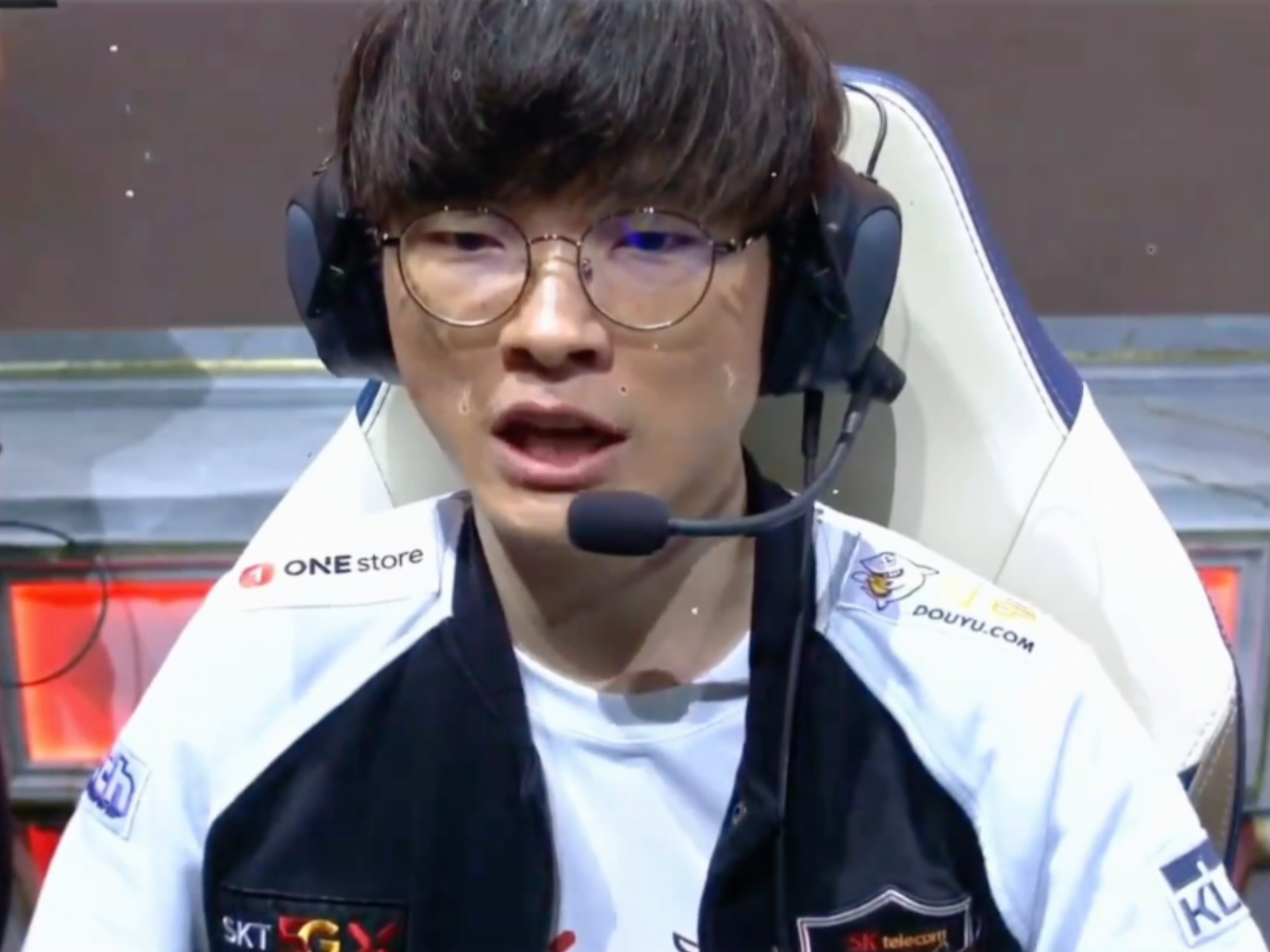 关于Faker遭遇二十连败，切尔西教练面临压力！的信息